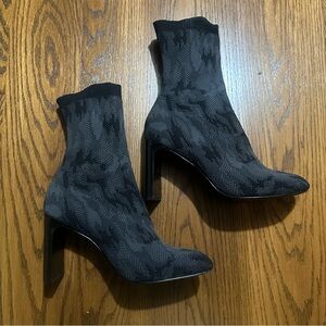 rag &‎ bone dark camo style heeled booties stretchy